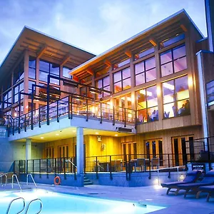 Resort &, Brentwood Bay