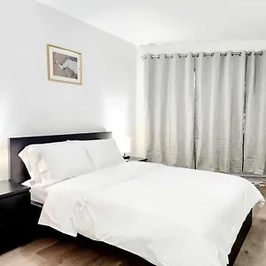  Apartment St-denis Canada