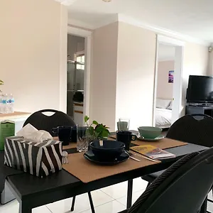  Villa Skytrain Suite: Comfort Near Metro & Downtown Canada
